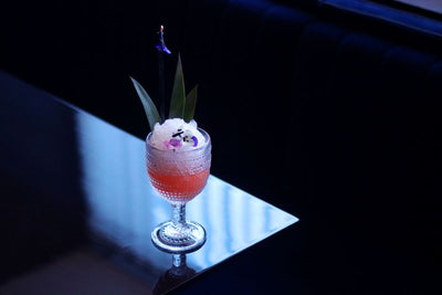 Stop and Sip the Flowers: Garnishing Cocktails with Edible Blooms 🌼🍸